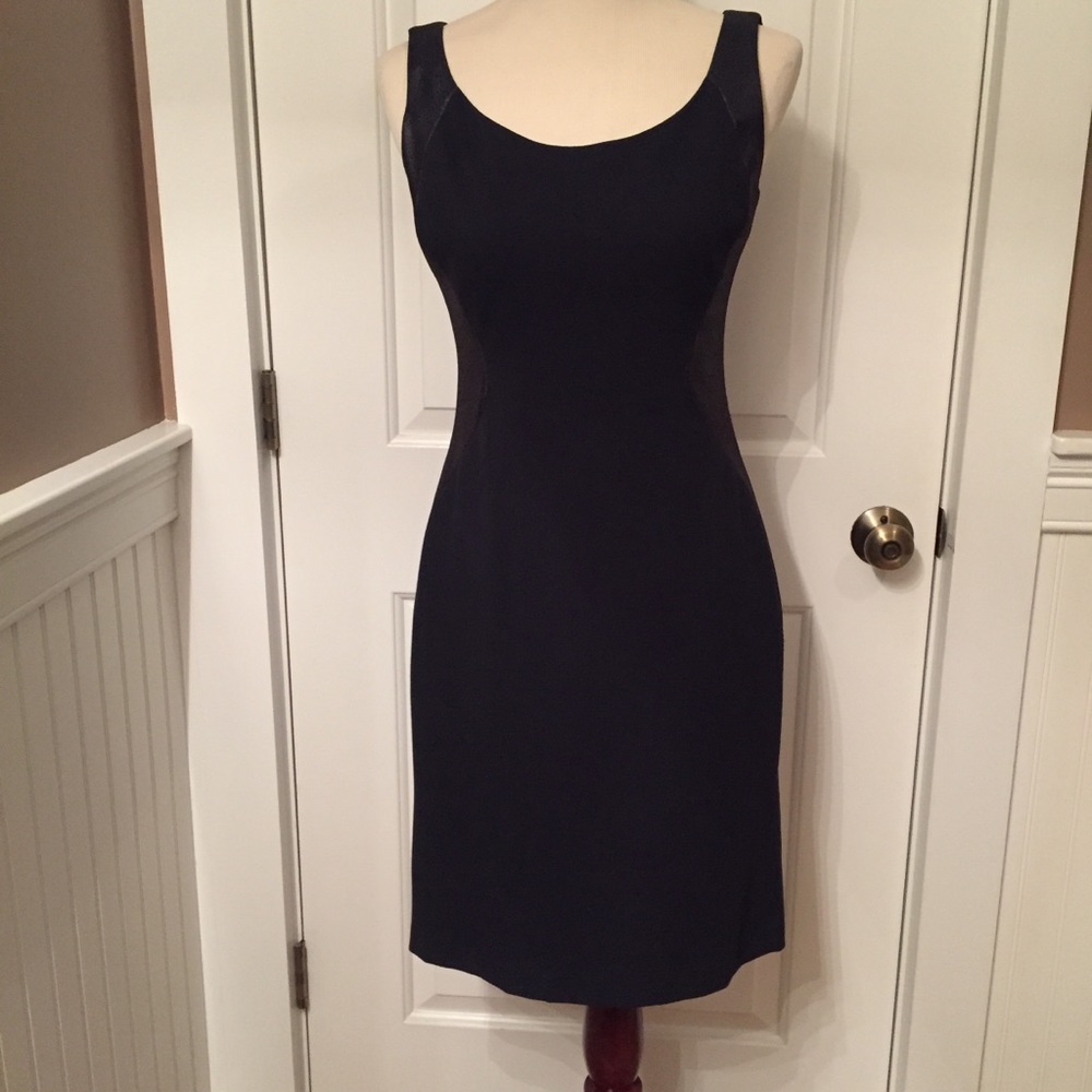 ELIE TAHARI DRESS SHEATH SLEEVELESS NAVY BLUE size 6